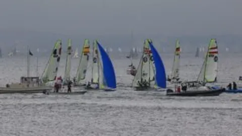 2025中国女性年终战役：岁月重塑，孤独孕育新希望